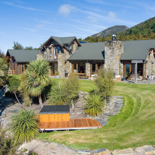 Insulated and Lockable Cover For Square Hot Tub