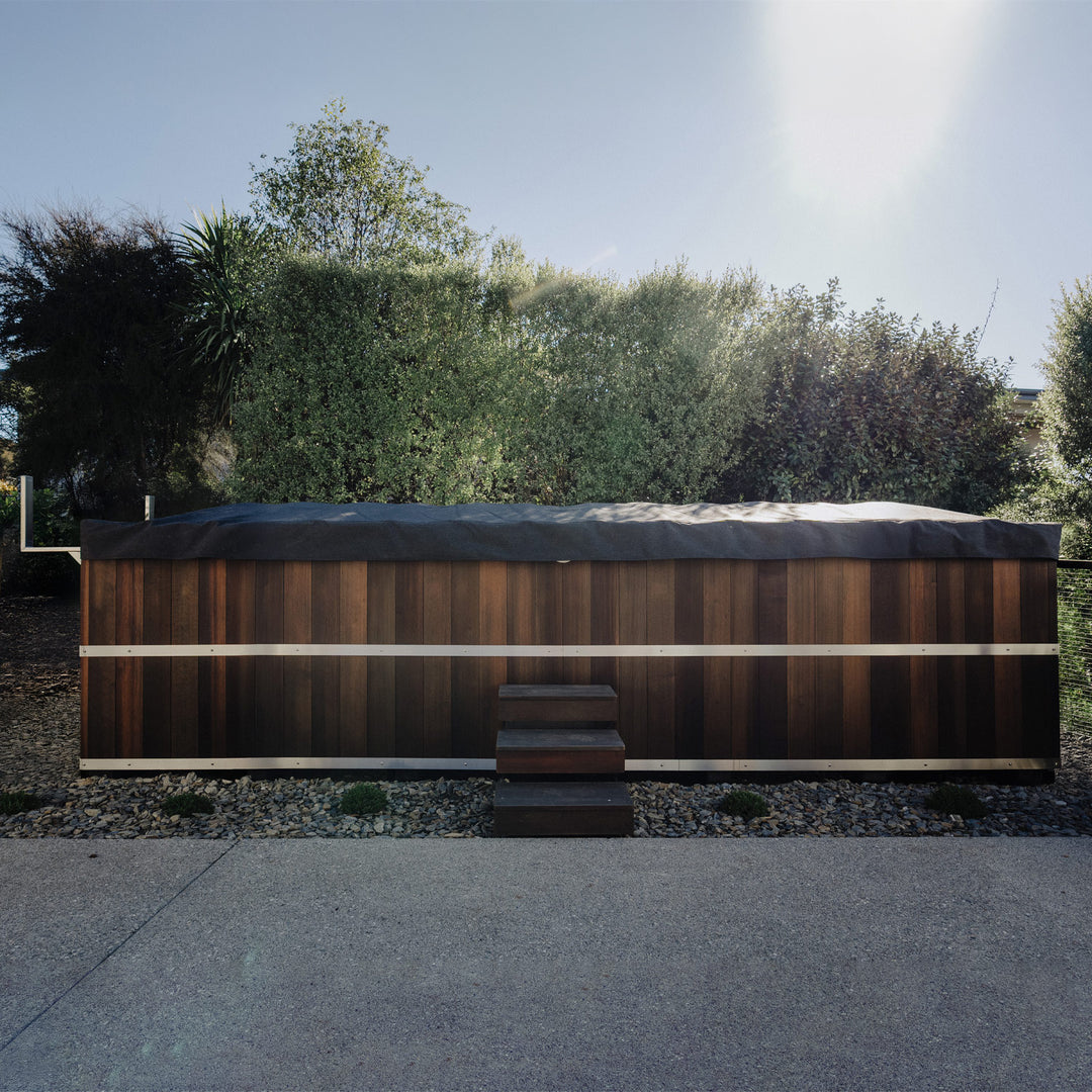 4.5m x 2.0m cover - Rollaway insulated lockable cover with brackets