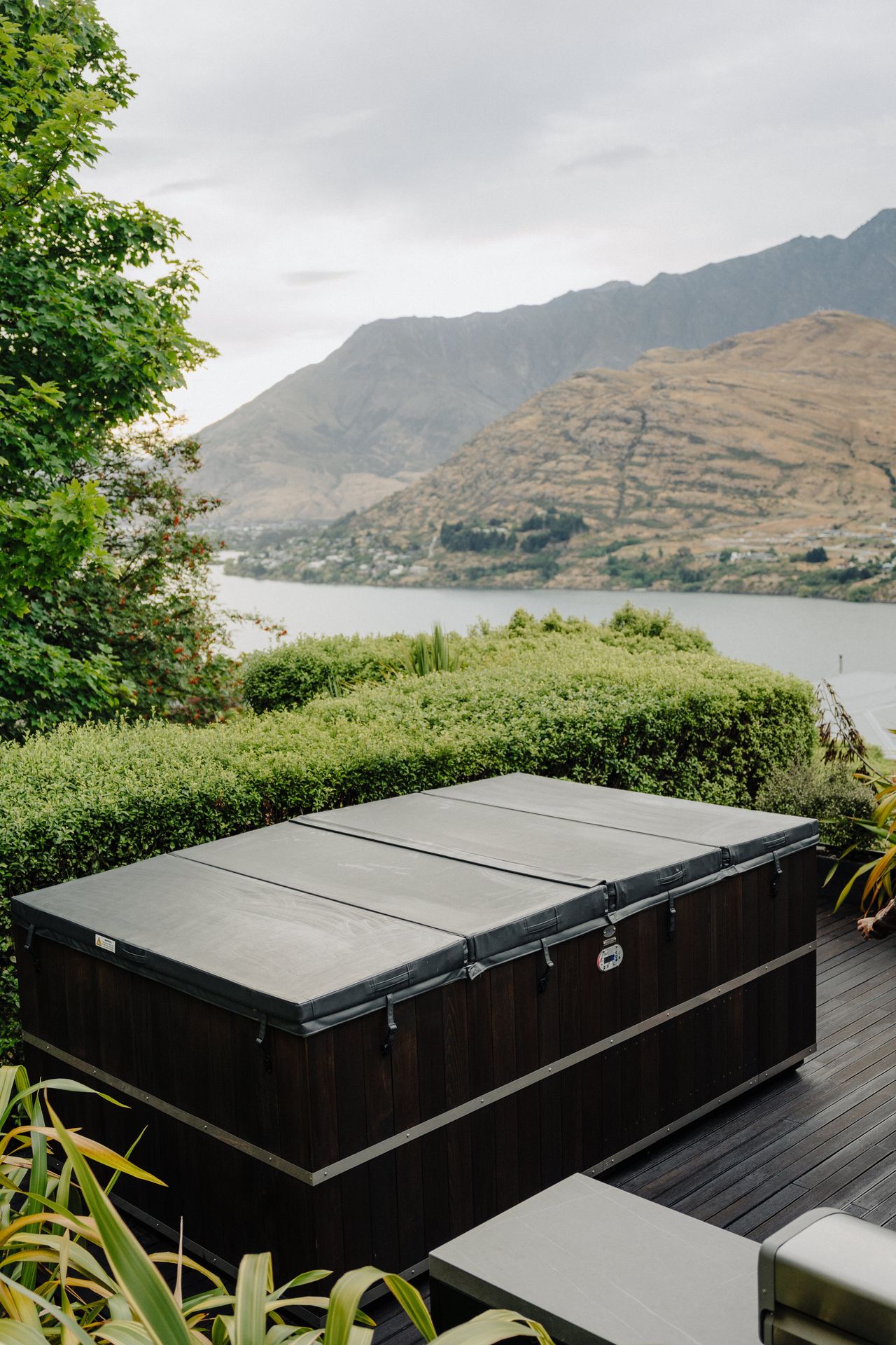 Insulated Hard and Lockable Cover For Spas