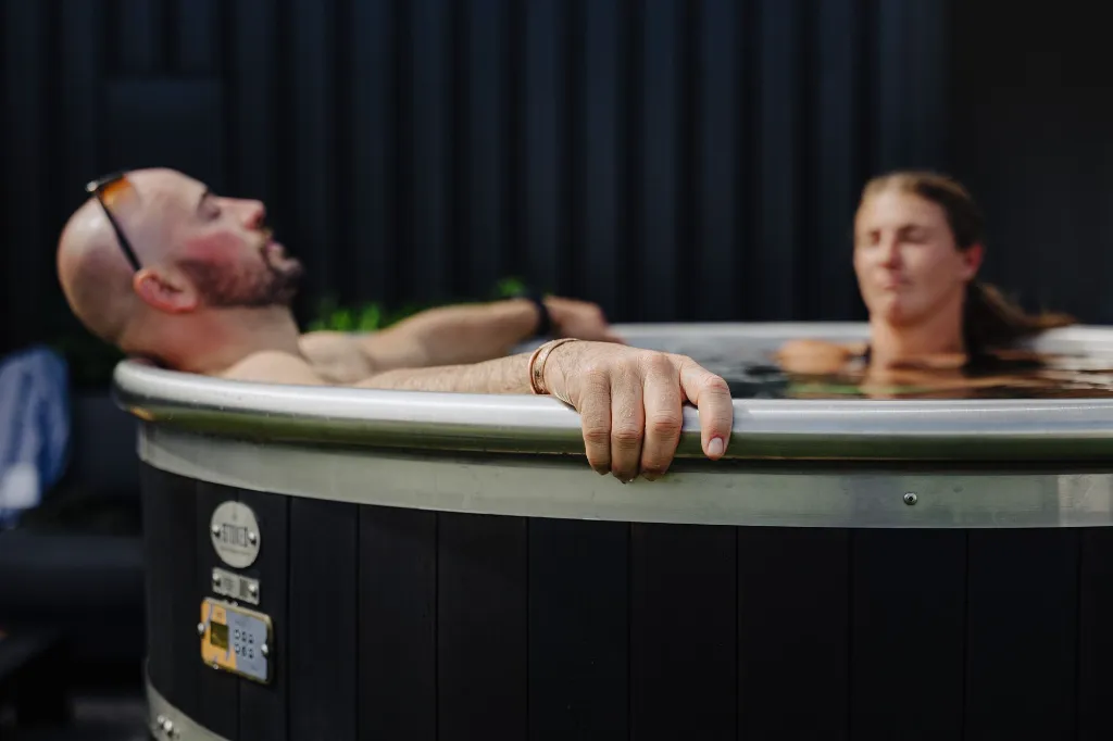 electric-spa-1-6m-gallery-01.webp