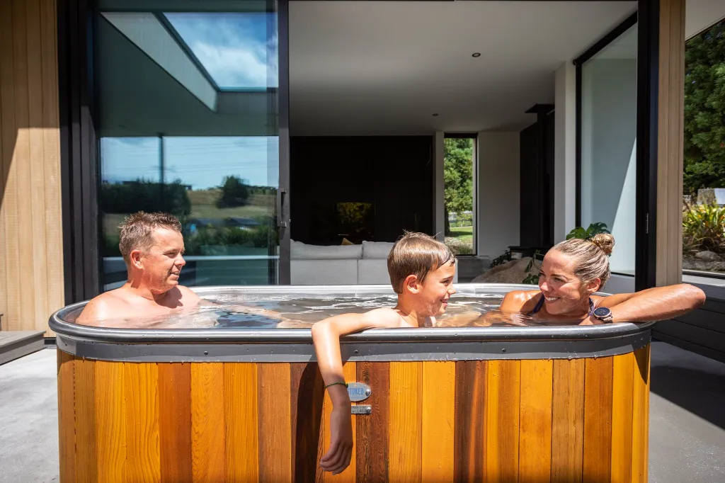classic-bath-2m-lifestyle.webp